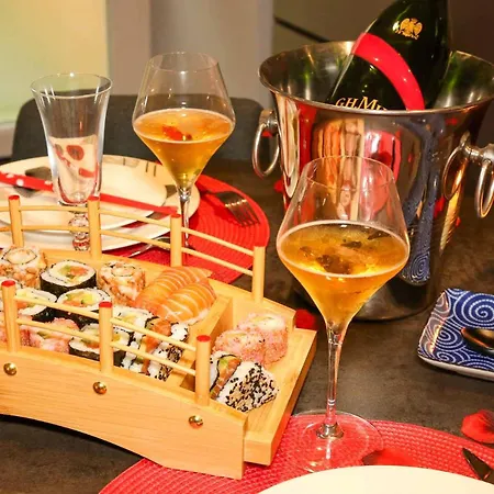 Le Jade Rouge - Japonais En Normandie 펜션 Barenton